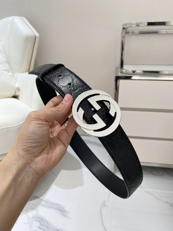 スーパーコピーグッチベルト角部分ディテール